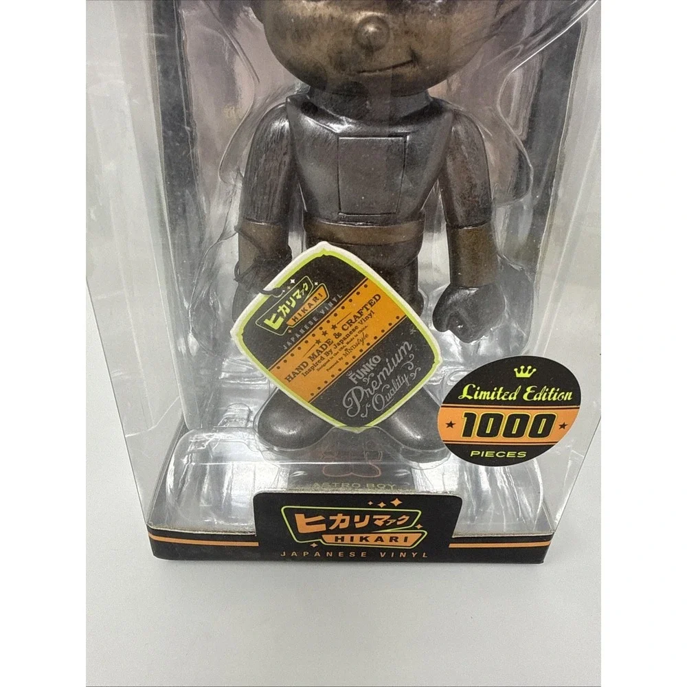 Funko Hikari: Astro Boy - Astro Boy Bronzed Vinyl 8